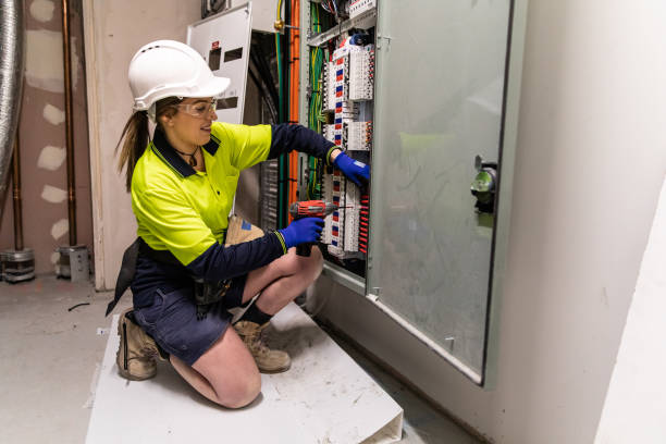 Best Local Electrician Companies  in Country Knolls, NY